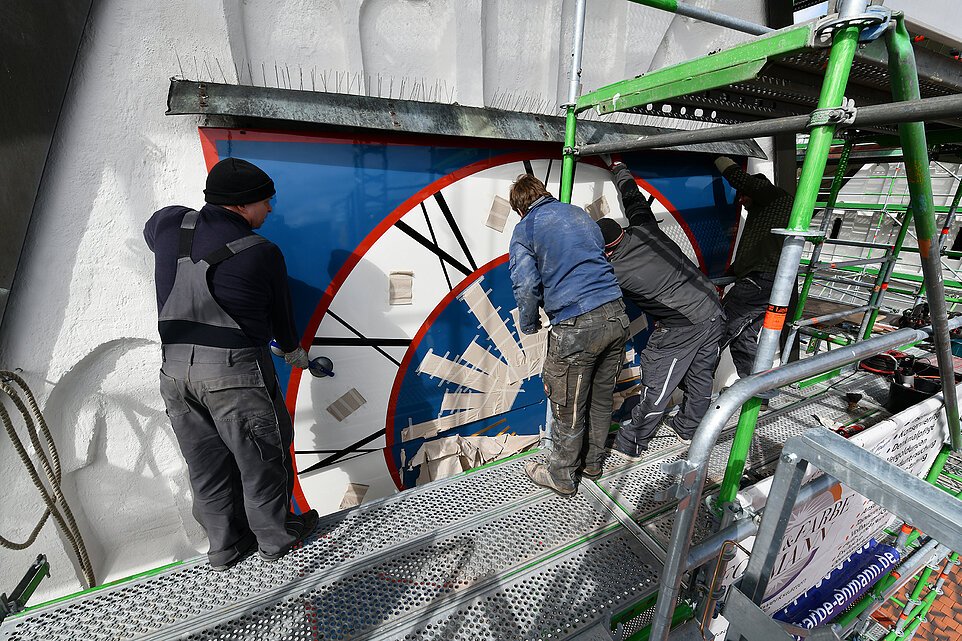 DOM EICHSTÄTT.MONTAGE NEUER ZIFFERBLÄTTER SÜDTURM.20.03.2023